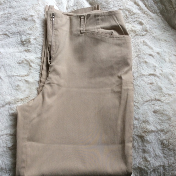 Esprit NWOT Juniors Stretch Tan Pants. - Picture 6 of 8